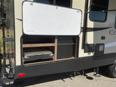 2018 Keystone Cougar 30RKS 1/2 Ton Towable   - Photo 10 - Burbank, CA 91502