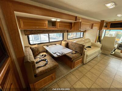 2010 Bounder 35 S   - Photo 13 - Burbank, CA 91502