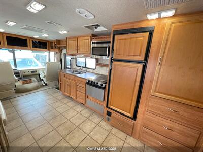 2010 Bounder 35 S   - Photo 11 - Burbank, CA 91502