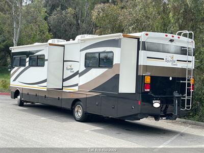 2010 Bounder 35 S   - Photo 3 - Burbank, CA 91502