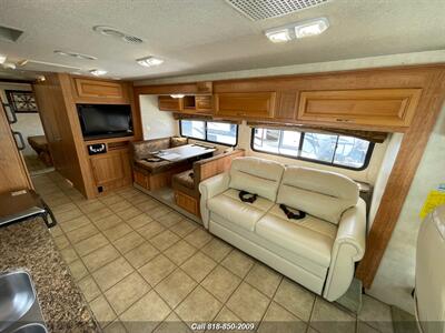 2010 Bounder 35 S   - Photo 8 - Burbank, CA 91502