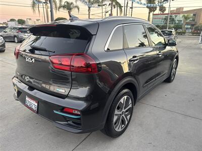 2022 Kia Niro EV EX   - Photo 4 - Stanton, CA 90680
