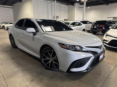 2023 Toyota Camry SE Sedan