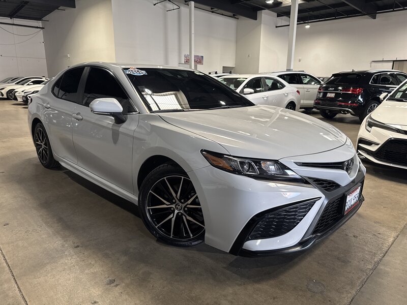 2023 Toyota Camry SE  