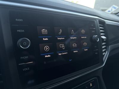 2021 Volkswagen Atlas Cross Sport V6 SE R-Line - Photo 13 - Stanton, CA 90680