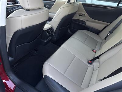 2019 Lexus ES 300h   - Photo 9 - Stanton, CA 90680