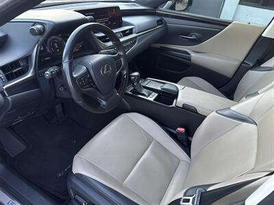 2019 Lexus ES 300h   - Photo 8 - Stanton, CA 90680