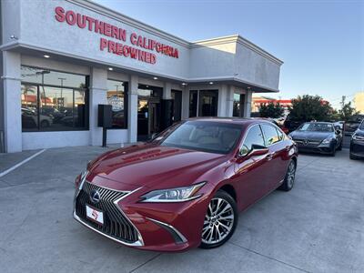 2019 Lexus ES 300h Sedan