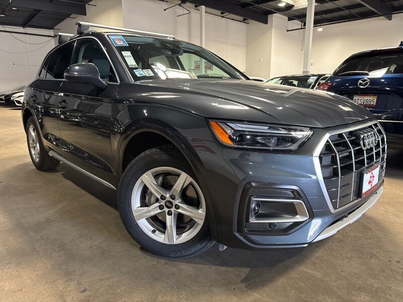 2023 Audi Q5 quattro Premium 40 T  