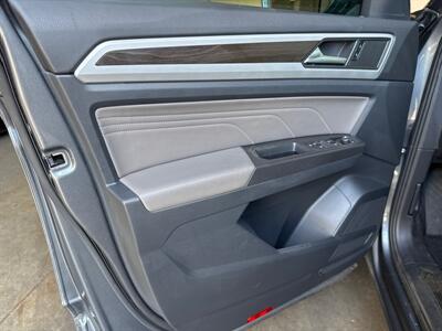 2022 Volkswagen Atlas V6 SE   - Photo 7 - Orange, CA 92867