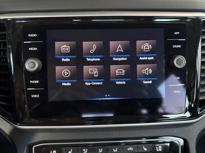2022 Volkswagen Atlas V6 SE   - Photo 12 - Orange, CA 92867
