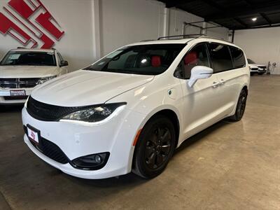 2020 Chrysler Pacifica Hybrid Limited Red S   - Photo 3 - Orange, CA 92867