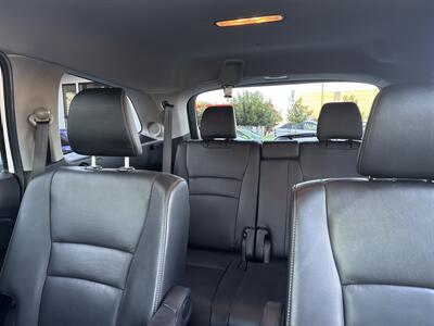 2019 Honda Pilot Touring w/Rear Captain's Chairs   - Photo 11 - Stanton, CA 90680