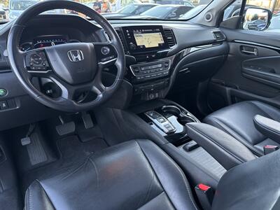 2019 Honda Pilot Touring w/Rear Captain's Chairs   - Photo 13 - Stanton, CA 90680