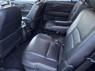 2019 Honda Pilot Touring w/Rear Captain's Chairs   - Photo 10 - Stanton, CA 90680