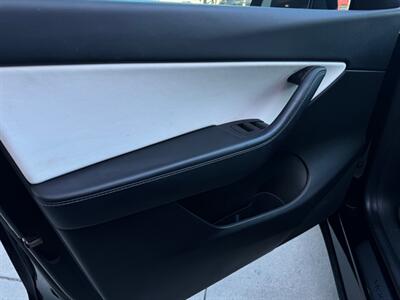 2022 Tesla Model Y Performance - Photo 6 - Stanton, CA 90680
