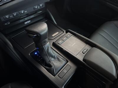 2022 Lexus ES F SPORT   - Photo 14 - Orange, CA 92867