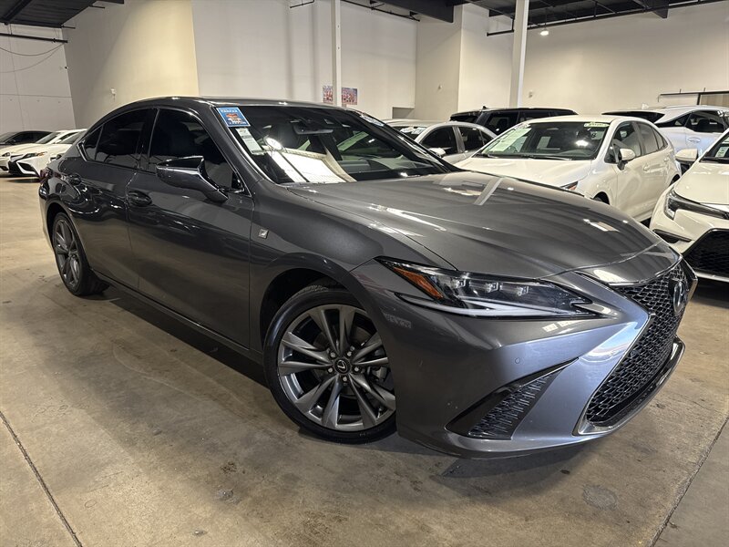 2022 Lexus ES F SPORT  