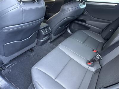 2022 Lexus ES F SPORT   - Photo 9 - Orange, CA 92867