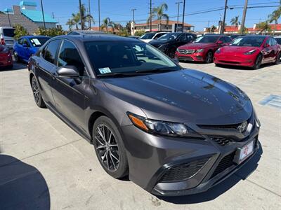 2022 Toyota Camry Hybrid SE   - Photo 3 - Stanton, CA 90680