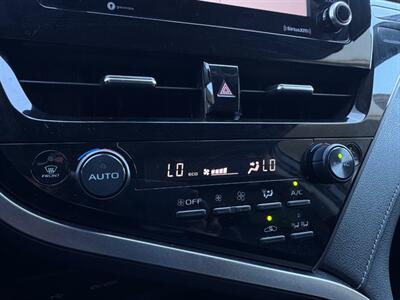 2022 Toyota Camry Hybrid SE   - Photo 13 - Stanton, CA 90680