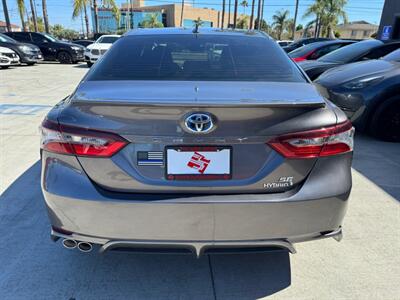 2022 Toyota Camry Hybrid SE   - Photo 5 - Stanton, CA 90680
