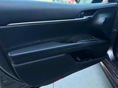 2022 Toyota Camry Hybrid SE   - Photo 6 - Stanton, CA 90680