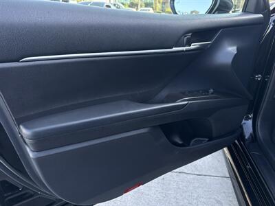 2022 Toyota Camry SE   - Photo 7 - Stanton, CA 90680