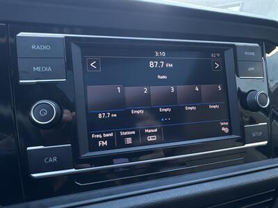 2019 Volkswagen Jetta SE   - Photo 13 - Stanton, CA 90680