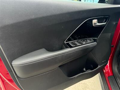 2022 Kia Niro EV EX - Photo 7 - Stanton, CA 90680