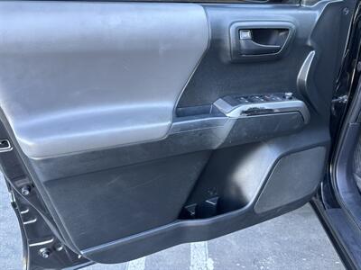 2017 Toyota Tacoma SR5 V6   - Photo 6 - Stanton, CA 90680