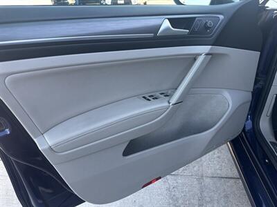 2019 Volkswagen e-Golf SEL Premium - Photo 7 - Stanton, CA 90680