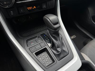 2019 Toyota RAV4 XLE   - Photo 15 - Stanton, CA 90680