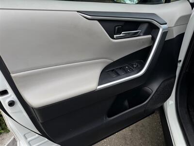 2019 Toyota RAV4 XLE   - Photo 7 - Stanton, CA 90680