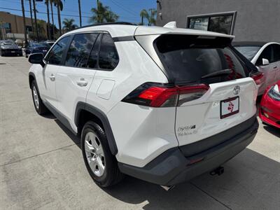 2019 Toyota RAV4 XLE   - Photo 6 - Stanton, CA 90680