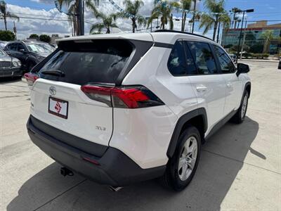 2019 Toyota RAV4 XLE   - Photo 4 - Stanton, CA 90680