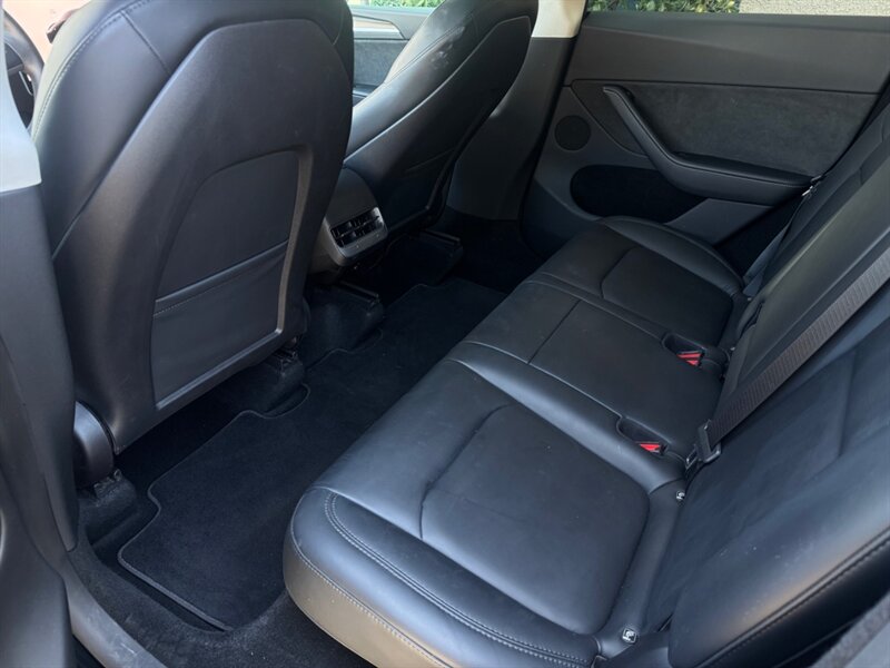 2023 Tesla Model Y Long Range - Photo 9