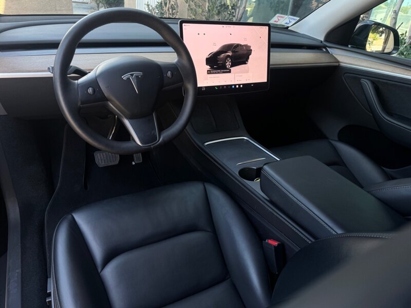 2023 Tesla Model Y Long Range - Photo 10