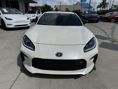 2023 Toyota GR86   - Photo 2 - Stanton, CA 90680