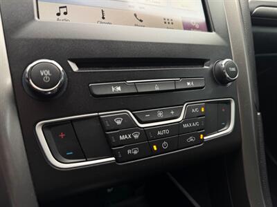 2018 Ford Fusion SE   - Photo 14 - Stanton, CA 90680