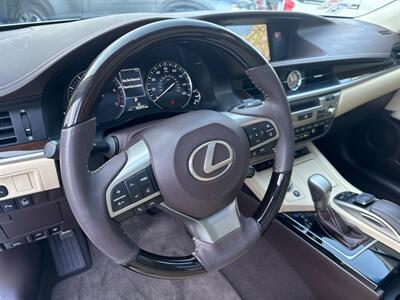 2018 Lexus ES   - Photo 13 - Orange, CA 92867