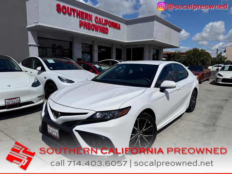 2024 Toyota Camry SE   - Photo 1 - Stanton, CA 90680