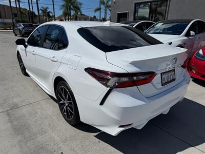 2024 Toyota Camry SE   - Photo 6 - Stanton, CA 90680