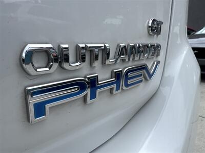 2018 Mitsubishi Outlander PHEV GT   - Photo 7 - Stanton, CA 90680