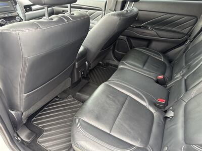 2018 Mitsubishi Outlander PHEV GT   - Photo 11 - Stanton, CA 90680