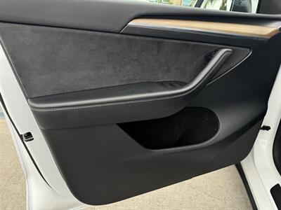 2023 Tesla Model Y   - Photo 7 - Stanton, CA 90680