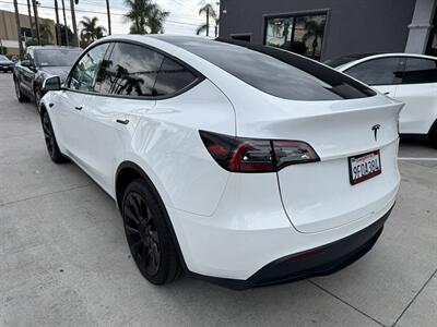 2023 Tesla Model Y   - Photo 6 - Stanton, CA 90680