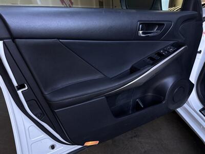 2015 Lexus IS   - Photo 7 - Orange, CA 92867