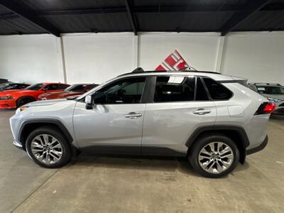 2019 Toyota RAV4 XLE Premium   - Photo 4 - Orange, CA 92867