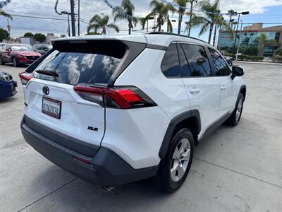 2021 Toyota RAV4 XLE   - Photo 4 - Stanton, CA 90680
